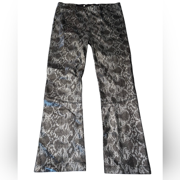 Luxury Snake Print Genuine Leather Front Pants - Gray & Black - Size XL - Picture 8 of 8
